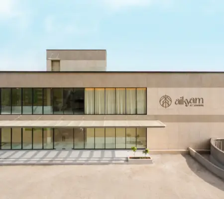 Luxury architecture and skyline-facing residences at Simana by Bhoomi Mumbai